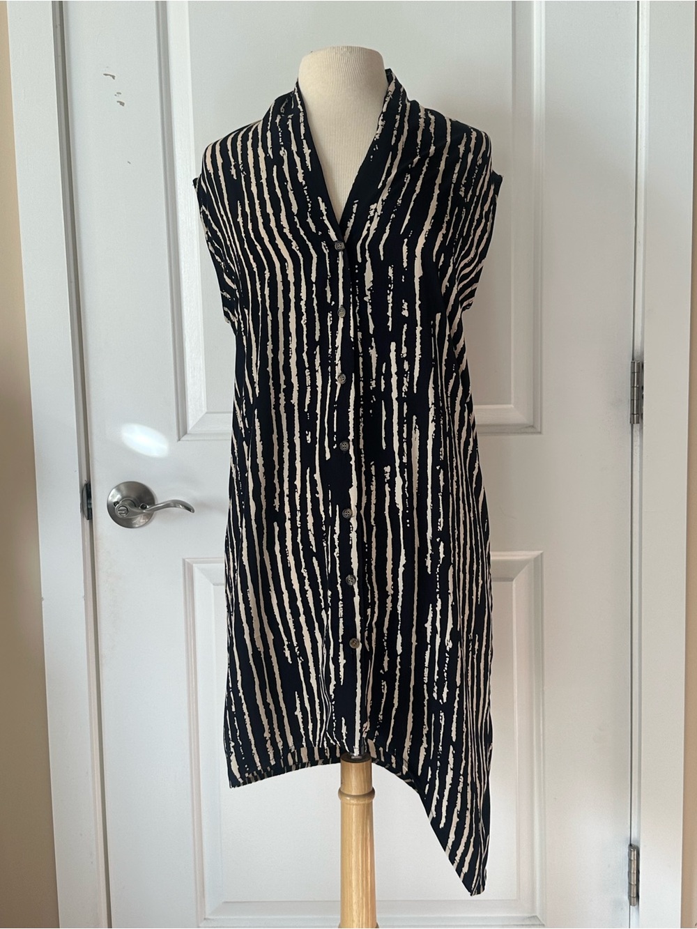 Sleeveless Black & Cream Stripe Button-Front Tunic